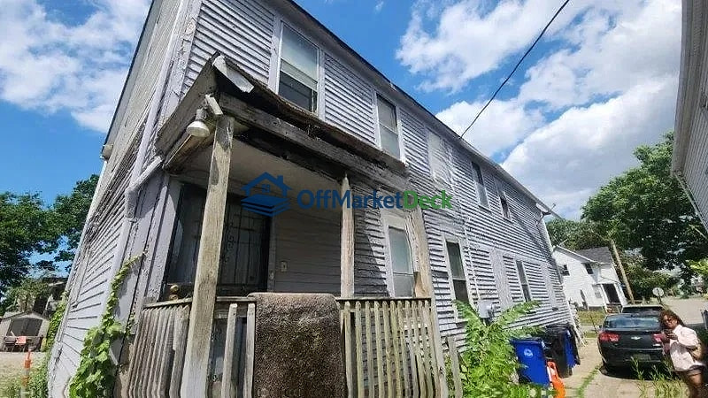 Off-market multi family in Cleveland, Ohio — 5 beds, 4 baths, $59,000 — photo 5 of 8