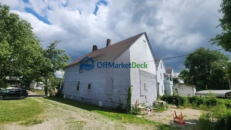 Off-market multi family in Cleveland, Ohio — 5 beds, 4 baths, $59,000 — photo 4 of 8