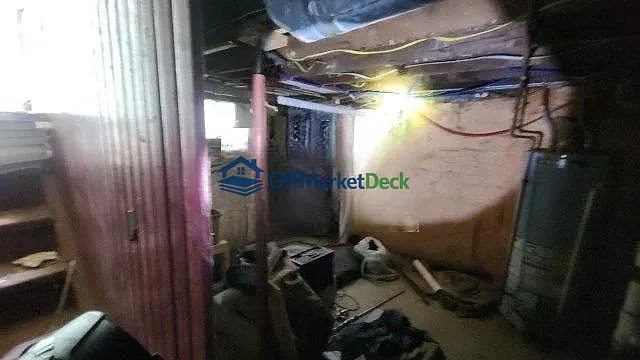 Off-market house in East Cleveland, Ohio — 5 beds, 2 baths, $65,000 — photo 6 of 8