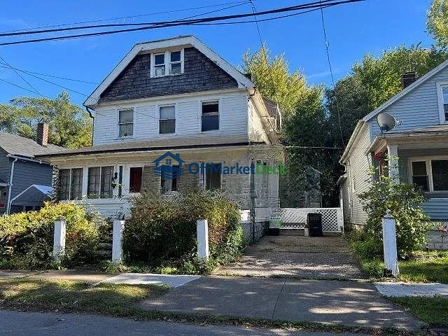 Off-market multi family in Cleveland, Ohio — 6 beds, 3 baths, $25,000 — photo 3 of 8