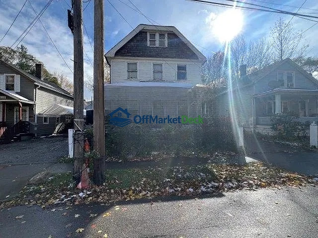 Off-market multi family in Cleveland, Ohio — 6 beds, 3 baths, $25,000 — photo 8 of 8