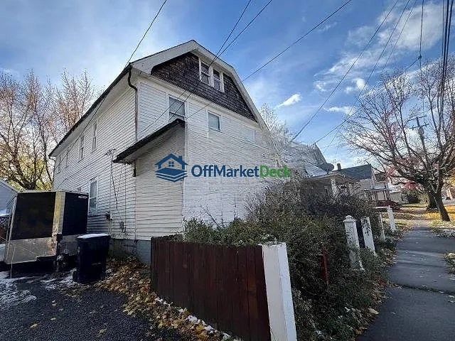 Off-market multi family in Cleveland, Ohio — 6 beds, 3 baths, $25,000 — photo 7 of 8