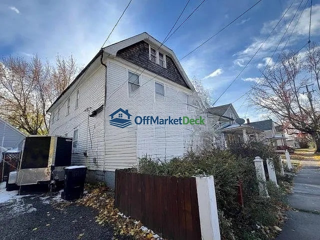 Off-market multi family in Cleveland, Ohio — 6 beds, 3 baths, $25,000 — photo 6 of 8