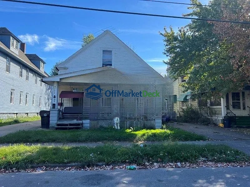 Off-market multi family in Cleveland, Ohio — 4 beds, 2 baths, $38,500 — photo 3 of 8