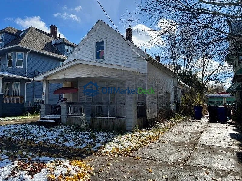 Off-market multi family in Cleveland, Ohio — 4 beds, 2 baths, $38,500 — photo 4 of 8