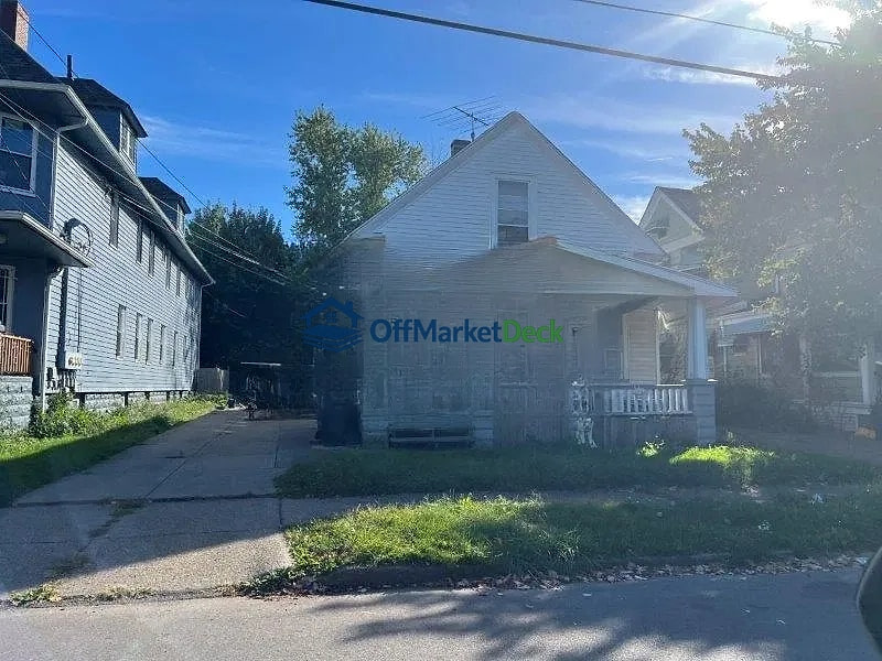 Off-market multi family in Cleveland, Ohio — 4 beds, 2 baths, $38,500 - Blurred background Image