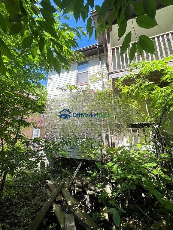Off-market house in Cleveland, Ohio — 3 beds, 1 bath, $35,000 — photo 5 of 8