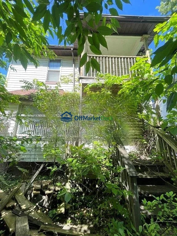 Off-market house in Cleveland, Ohio — 3 beds, 1 bath, $35,000 — photo 4 of 8
