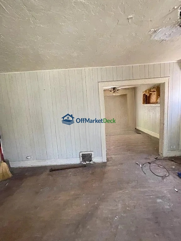 Off-market house in Cleveland, Ohio — 3 beds, 1 bath, $35,000 — photo 7 of 8