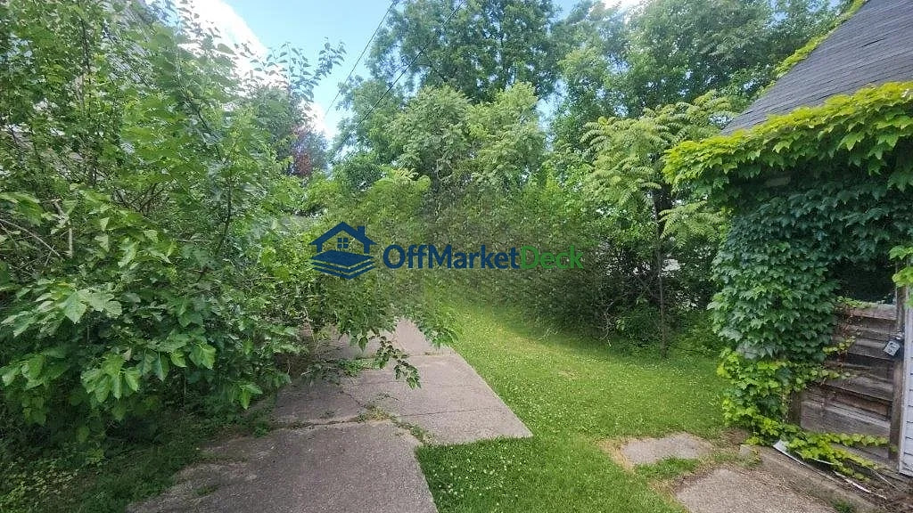 Off-market multi family in Cleveland, Ohio — 6 beds, 3 baths, $260,000 — photo 2 of 8