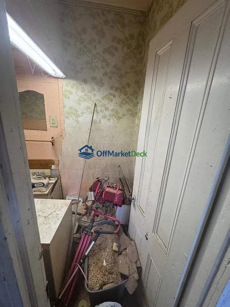 Off-market multi family in Mansfield, Pennsylvania — 5 beds, 3 baths, $70,000 — photo 6 of 8