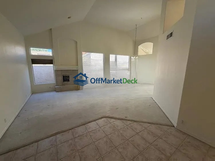 Off-market house in Scottsdale, Arizona — 3 beds, 2 baths, $799,990 — photo 4 of 8