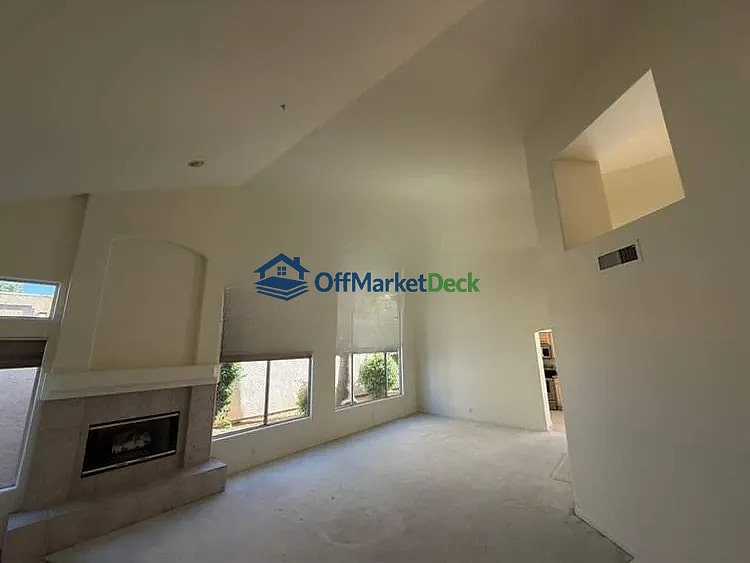 Off-market house in Scottsdale, Arizona — 3 beds, 2 baths, $799,990 — photo 7 of 8
