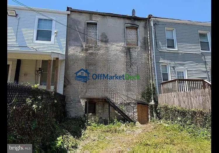 Off-market house in Baltimore, Maryland — 3 beds, 1 bath, $45,000 — photo 6 of 8