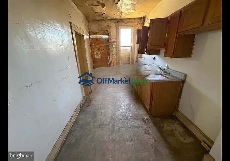 Off-market house in Baltimore, Maryland — 3 beds, 1 bath, $45,000 — photo 7 of 8