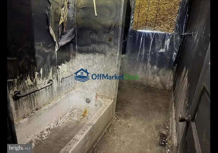 Off-market house in Baltimore, Maryland — 3 beds, 1 bath, $45,000 — photo 8 of 8