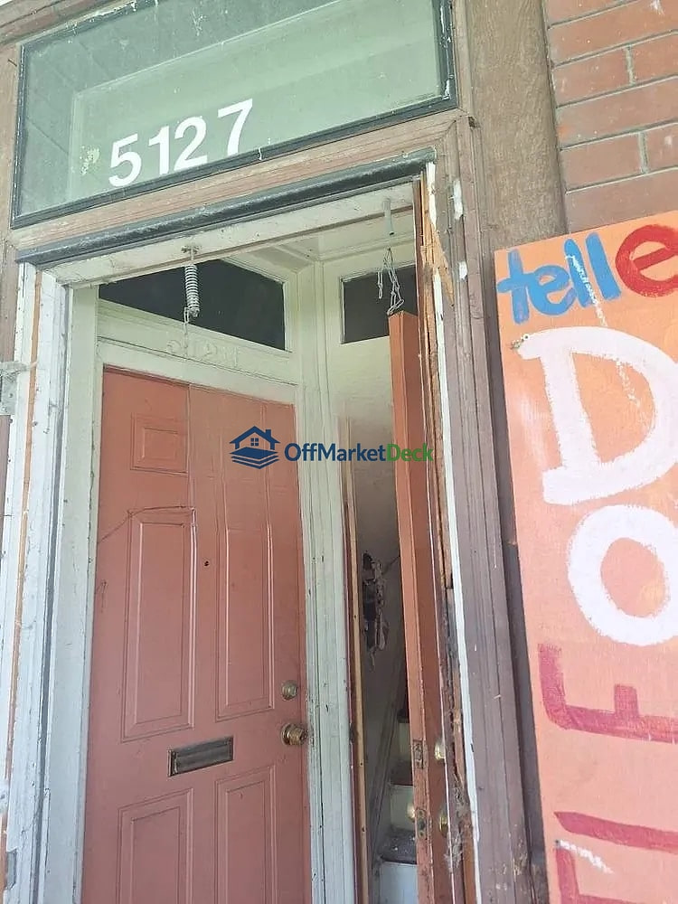 Off-market house in St. Louis, Missouri — 7 beds, 1 bath, $13,250 — photo 4 of 8