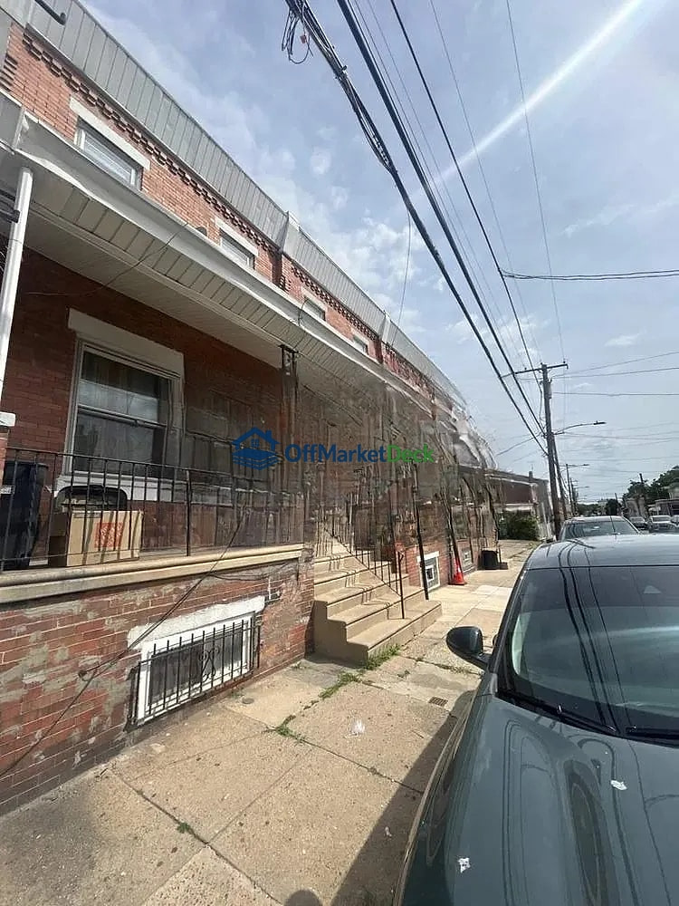 Off-market house in Philadelphia, Pennsylvania — 3 beds, 1 bath, $94,000 — photo 3 of 8
