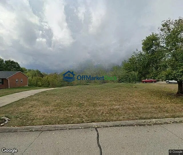 Off-market house in Union, Kentucky — 3 beds, 2 baths, $415,000 — photo 2 of 3