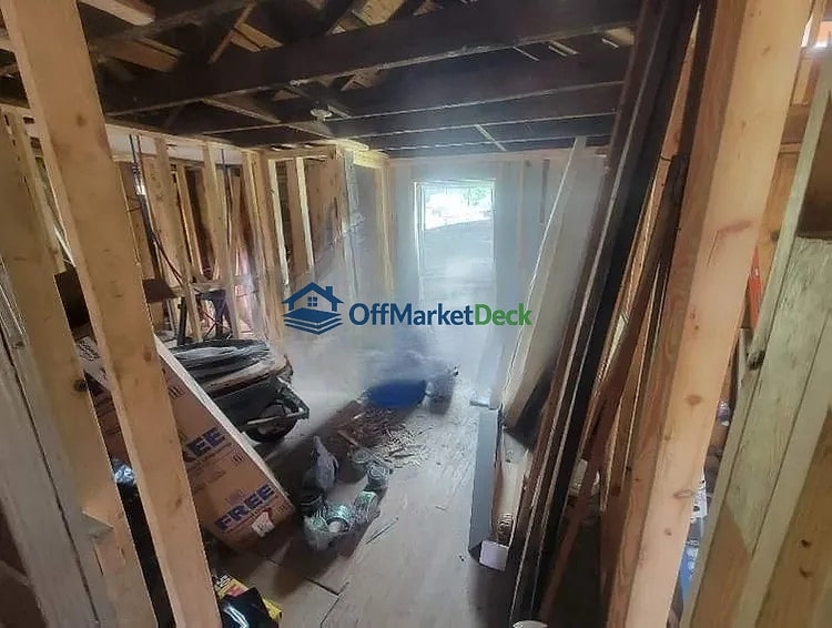 Off-market house in Gate City, Virginia — 2 beds, 1 bath, $70,000 — photo 7 of 8