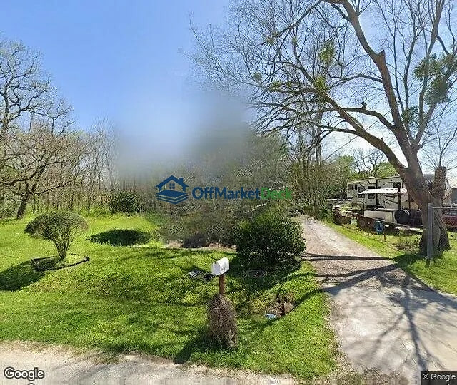 Off-market house in Houston, Texas — 3 beds, 1 bath, $105,000 — photo 3 of 3
