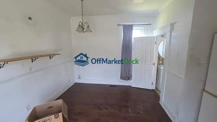 Off-market house in Indianapolis, Indiana — 1 bed, 1 bath, $116,250 — photo 7 of 8