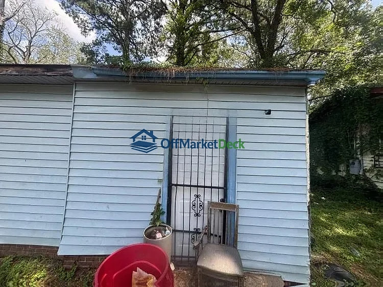 Off-market house in Jackson, Mississippi — 3 beds, 1 bath, $27,000 — photo 3 of 8
