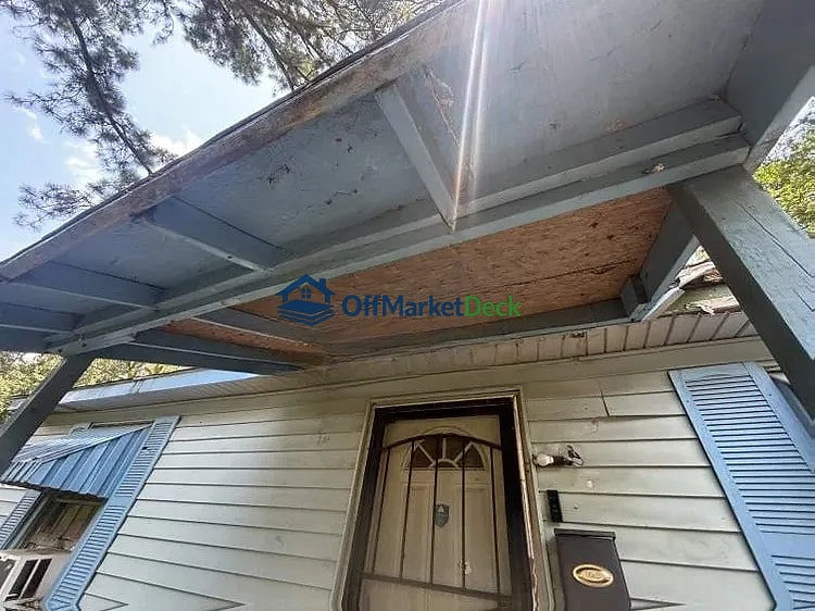 Off-market house in Jackson, Mississippi — 3 beds, 1 bath, $27,000 — photo 6 of 8
