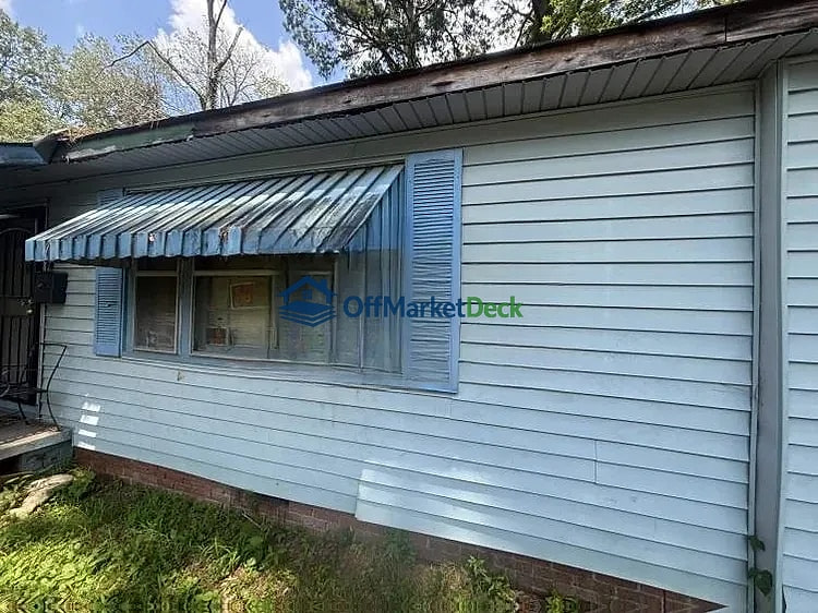 Off-market house in Jackson, Mississippi — 3 beds, 1 bath, $27,000 — photo 5 of 8