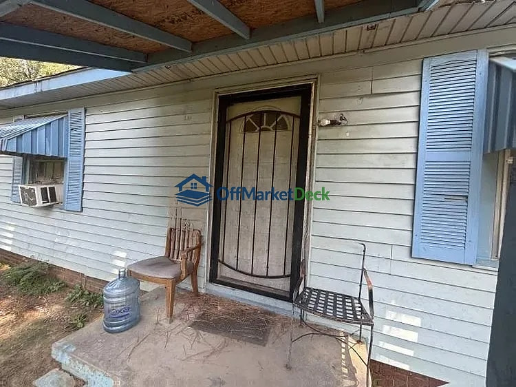Off-market house in Jackson, Mississippi — 3 beds, 1 bath, $27,000 — photo 7 of 8
