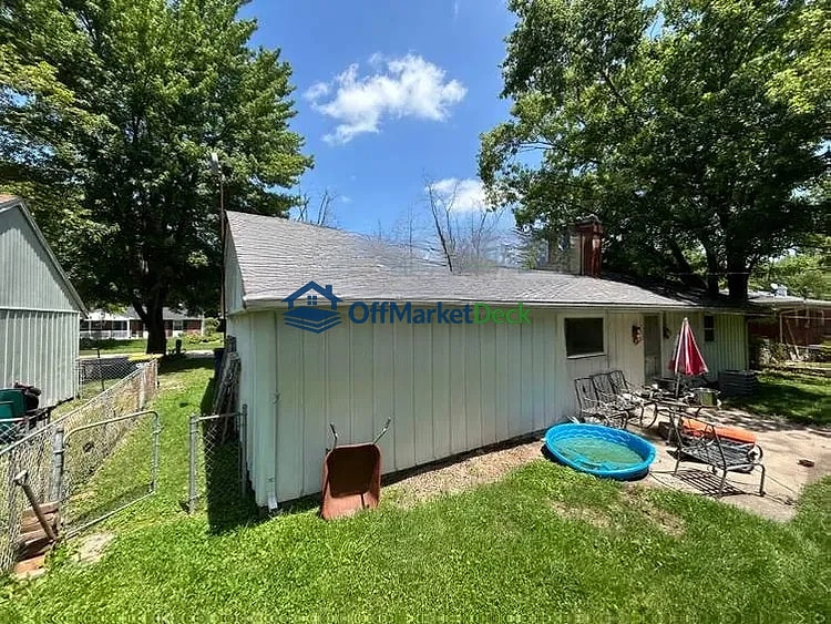 Off-market house in Anderson, Indiana — 3 beds, 1 bath, $97,000 — photo 8 of 8