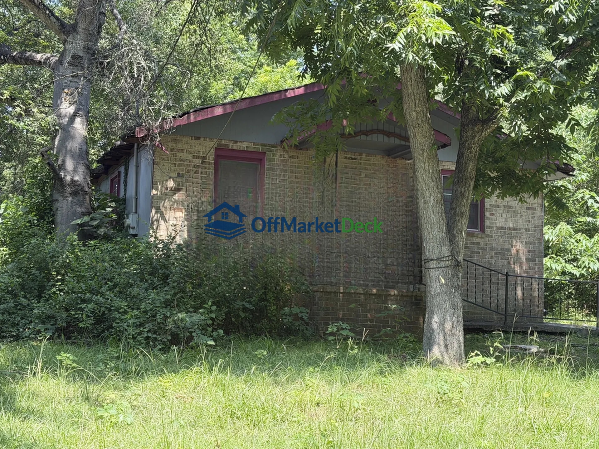 Off-market house in Macon, Georgia — 2 beds, 1 bath, $34,900 — photo 2 of 8