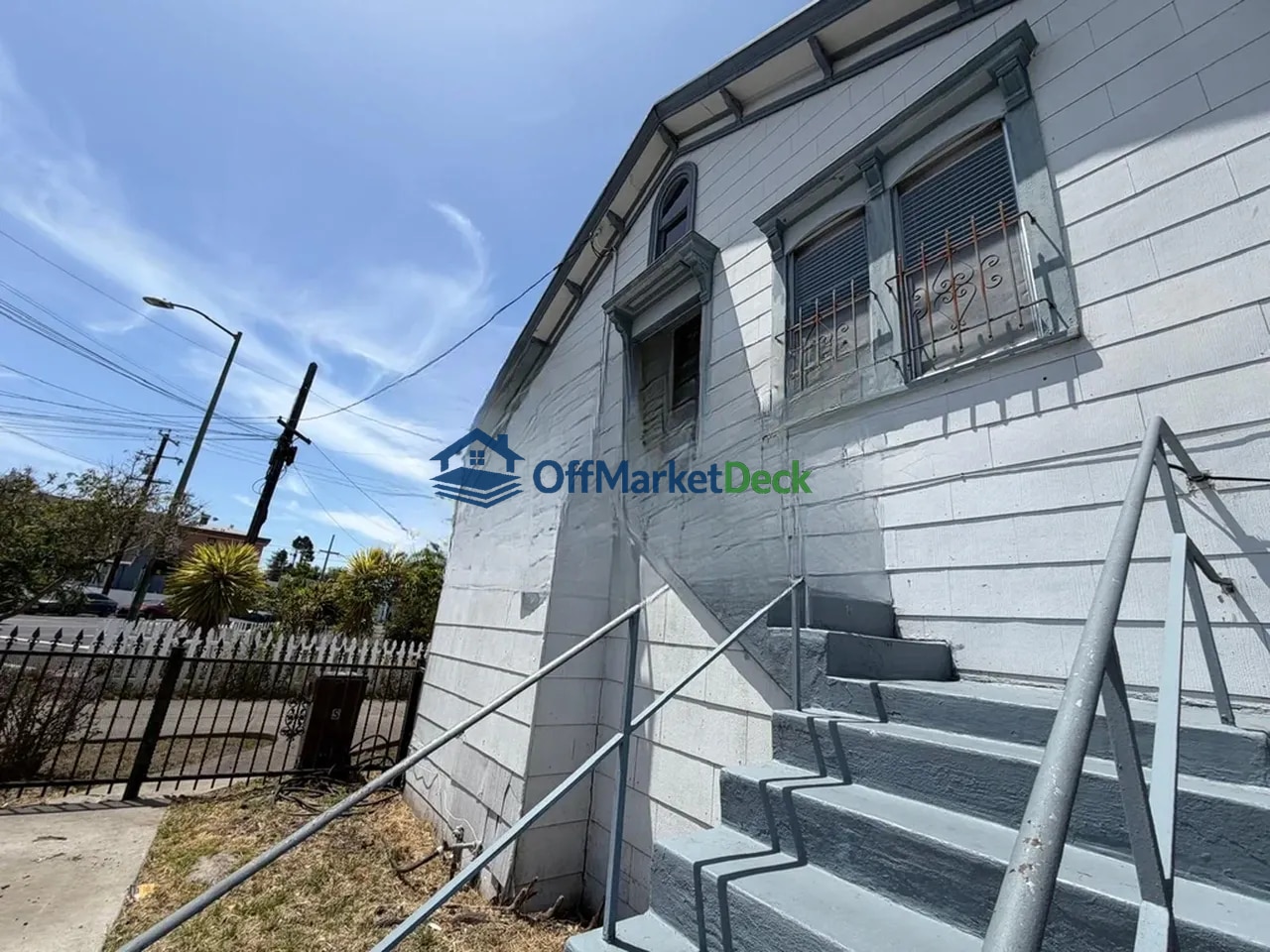Off-market multi family in Oakland, California — 6 beds, 4 baths, $799,900 — photo 5 of 8