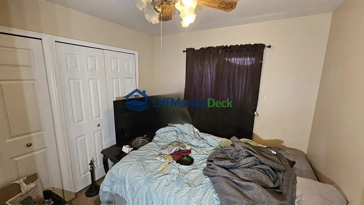 Off-market house in Dearborn Heights, Michigan — 3 beds, 1 bath, $114,900 — photo 8 of 8