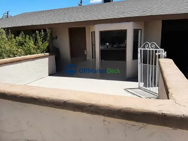 Off-market house in Phoenix, Arizona — 3 beds, 2 baths, $319,900 — photo 4 of 8