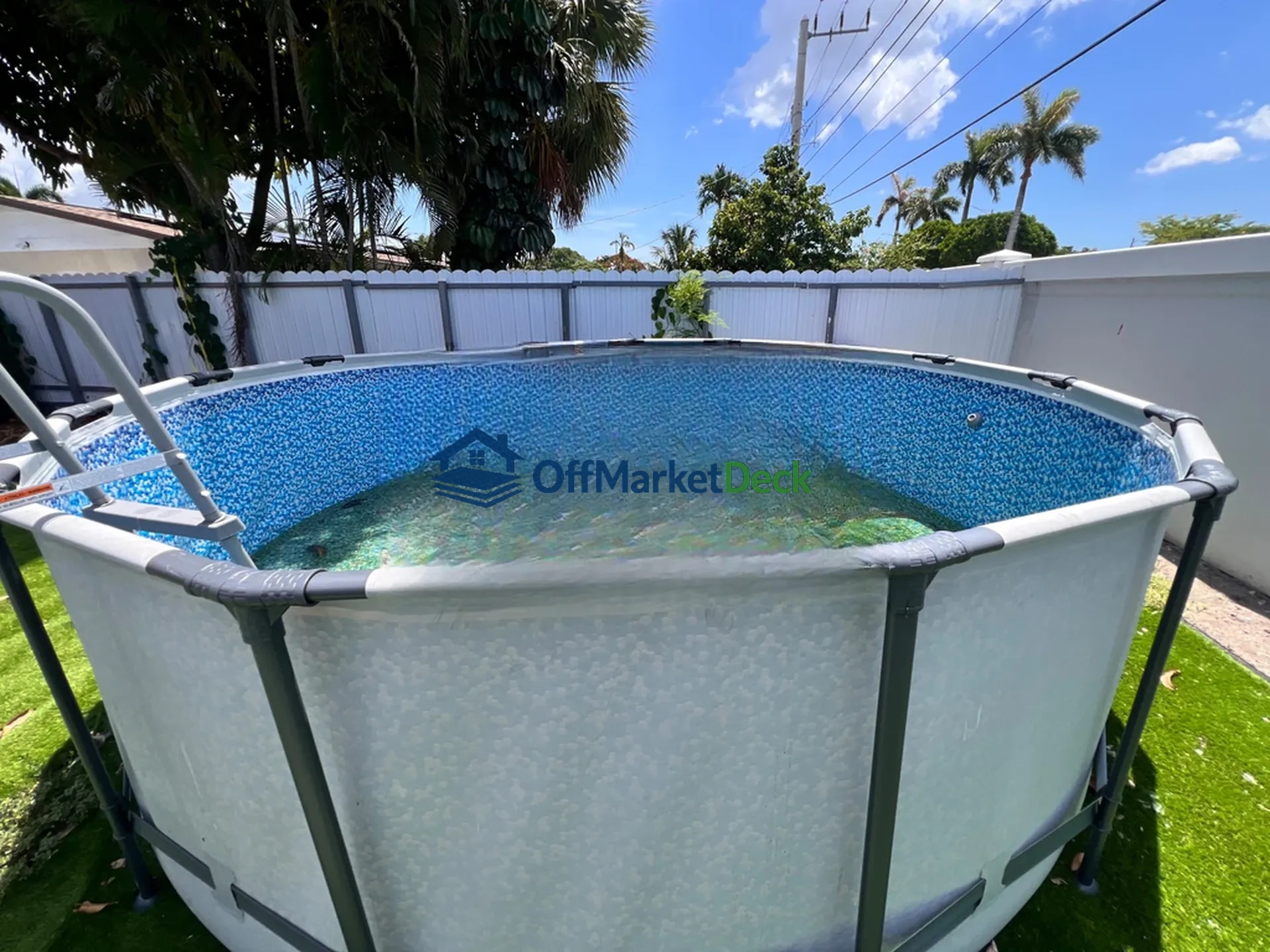 Off-market house in Hollywood, Florida — 3 beds, 2 baths, $390,000 — photo 6 of 8