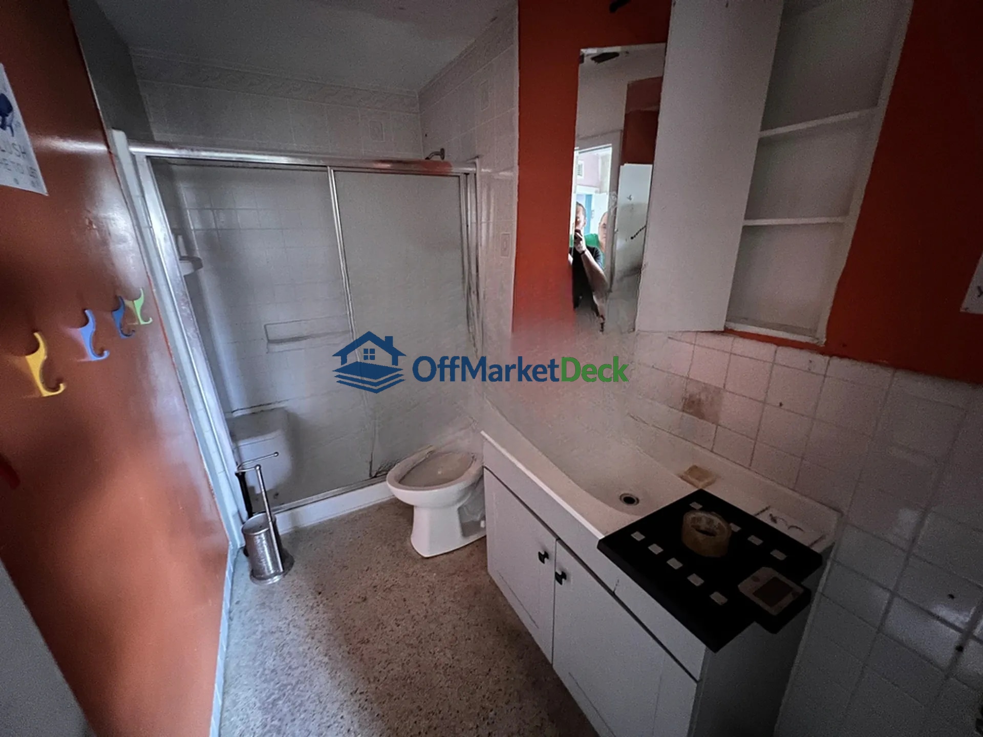 Off-market house in Hollywood, Florida — 3 beds, 2 baths, $390,000 — photo 4 of 8