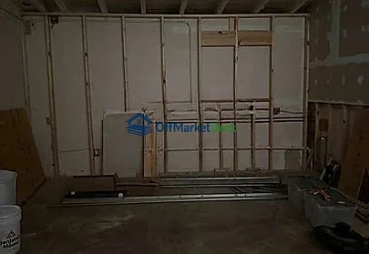 Off-market house in Port Charlotte, Florida — 3 beds, 2 baths, $149,900 — photo 6 of 8