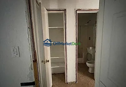 Off-market house in Port Charlotte, Florida — 3 beds, 2 baths, $149,900 — photo 7 of 8
