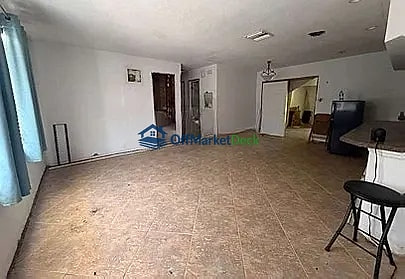 Off-market house in Port Charlotte, Florida — 3 beds, 2 baths, $149,900 — photo 2 of 8
