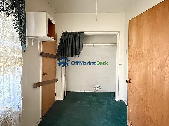Off-market house in San Antonio, Texas — 3 beds, 2 baths, $89,900 — photo 5 of 8