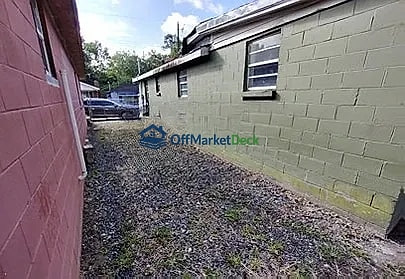 Off-market house in Savannah, Georgia — 3 beds, 1 bath, $75,000 — photo 7 of 8