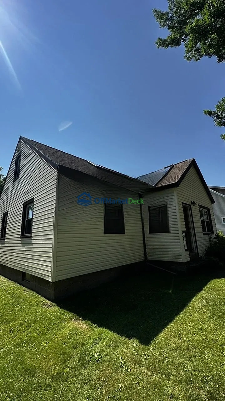 Off-market house in Rochester, New York — 4 beds, 1 bath, $119,900 — photo 5 of 8