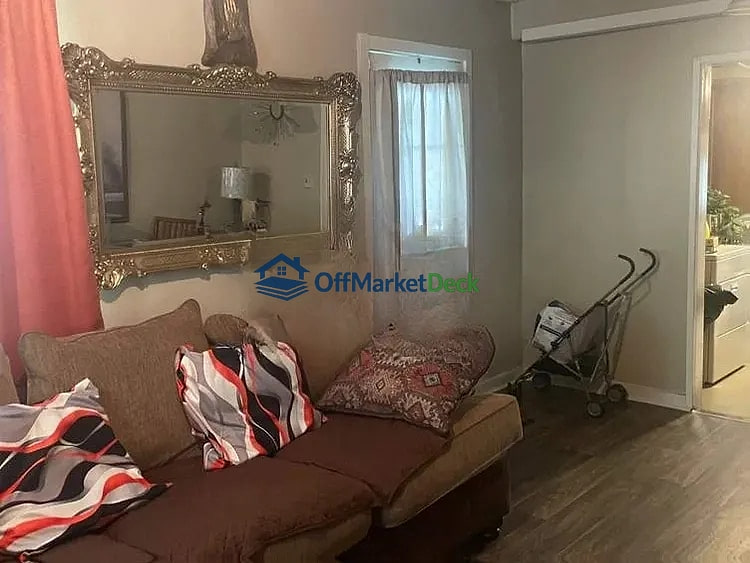 Off-market house in Henderson, North Carolina — 2 beds, 2 baths, $58,800 — photo 5 of 8