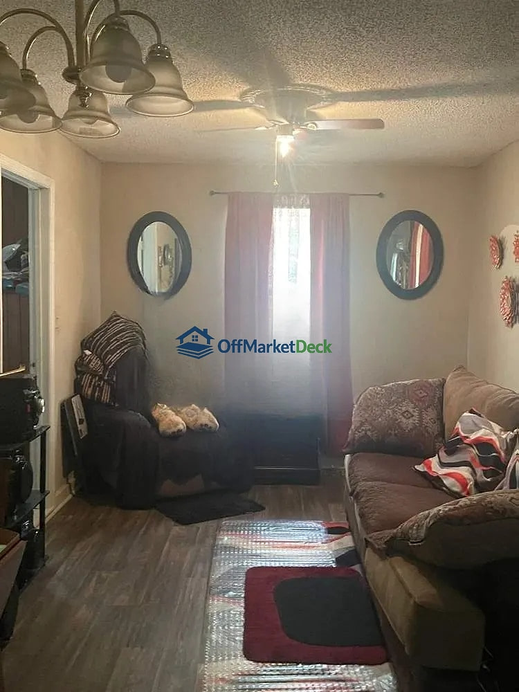Off-market house in Henderson, North Carolina — 2 beds, 2 baths, $58,800 — photo 6 of 8