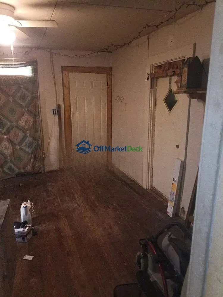 Off-market house in Mount Sterling, Kentucky — 2 beds, 1 bath, $46,800 — photo 4 of 8