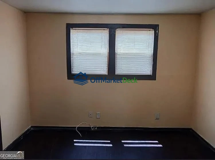 Off-market house in Ellenwood, Georgia — 4 beds, 2 baths, $125,000 — photo 5 of 6