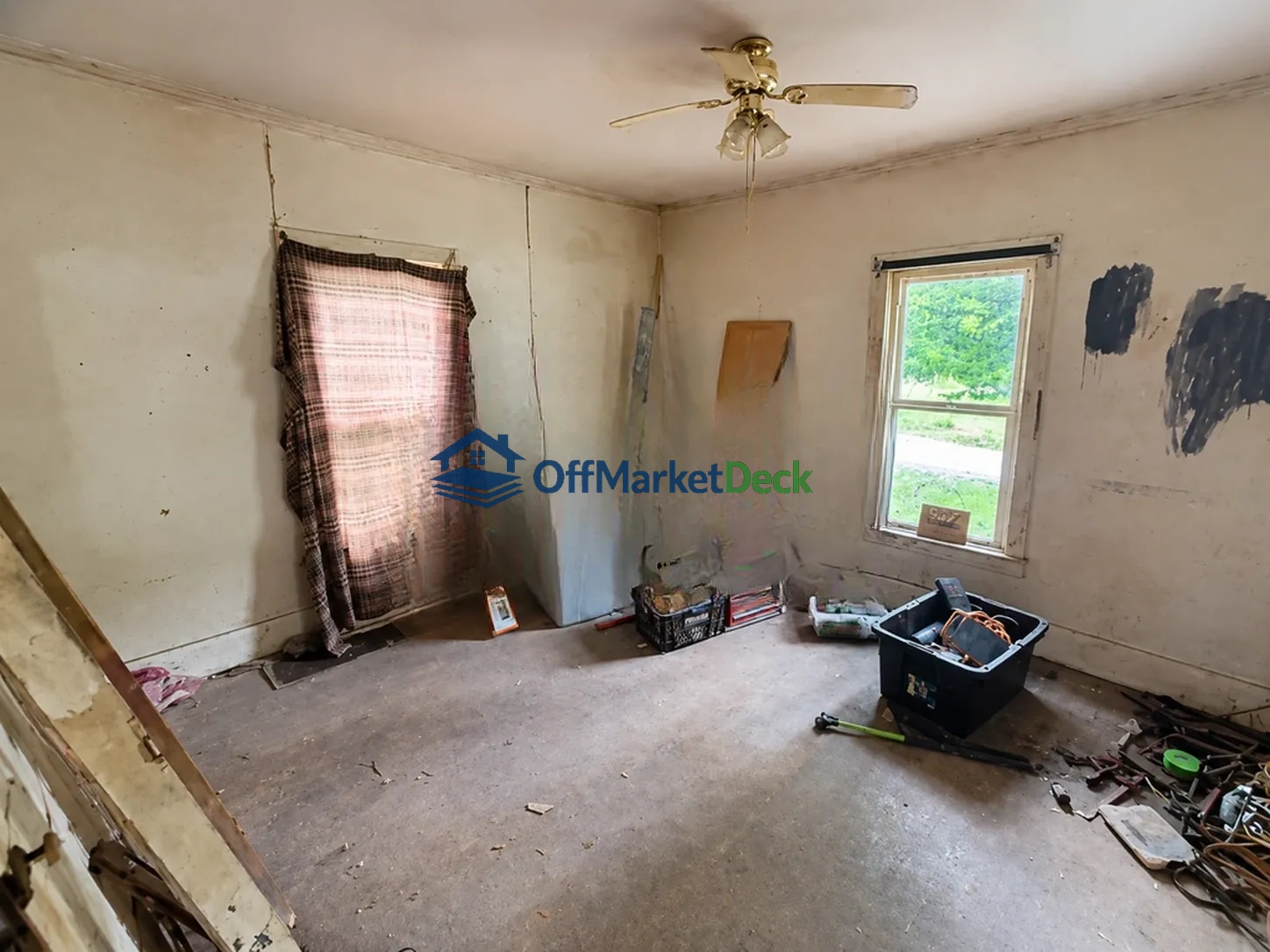 Off-market house in Christopher, Illinois — 2 beds, 1 bath, $20,000 — photo 8 of 8