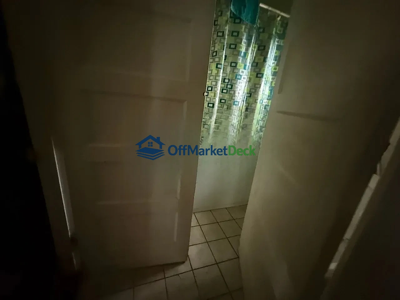 Off-market house in Oakland, California — 2 beds, 1 bath, $299,900 — photo 8 of 8
