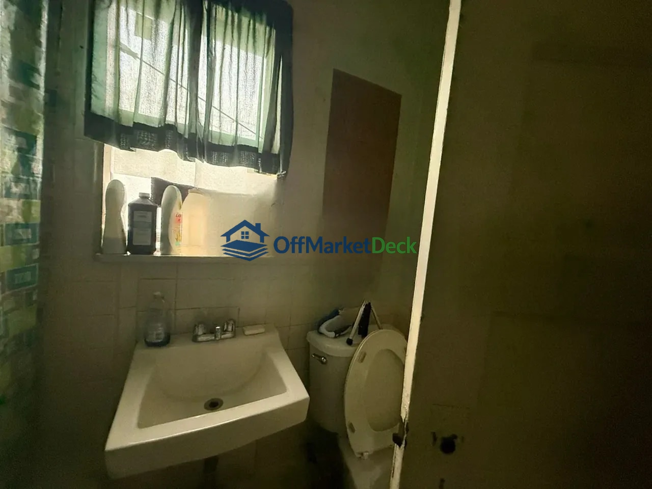 Off-market house in Oakland, California — 2 beds, 1 bath, $299,900 — photo 7 of 8
